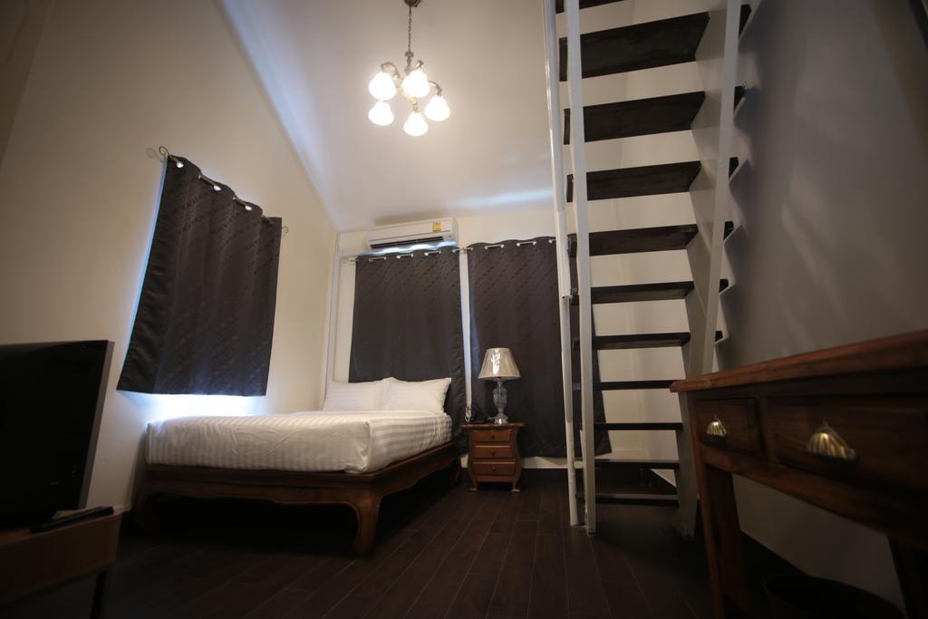 The Myth - Sud Sathorn Bed and Breakfast Μπανγκόκ Δωμάτιο φωτογραφία